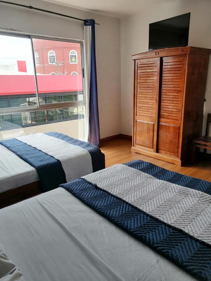 Park View Hotel & Restaurant 알라후엘라 외부 사진