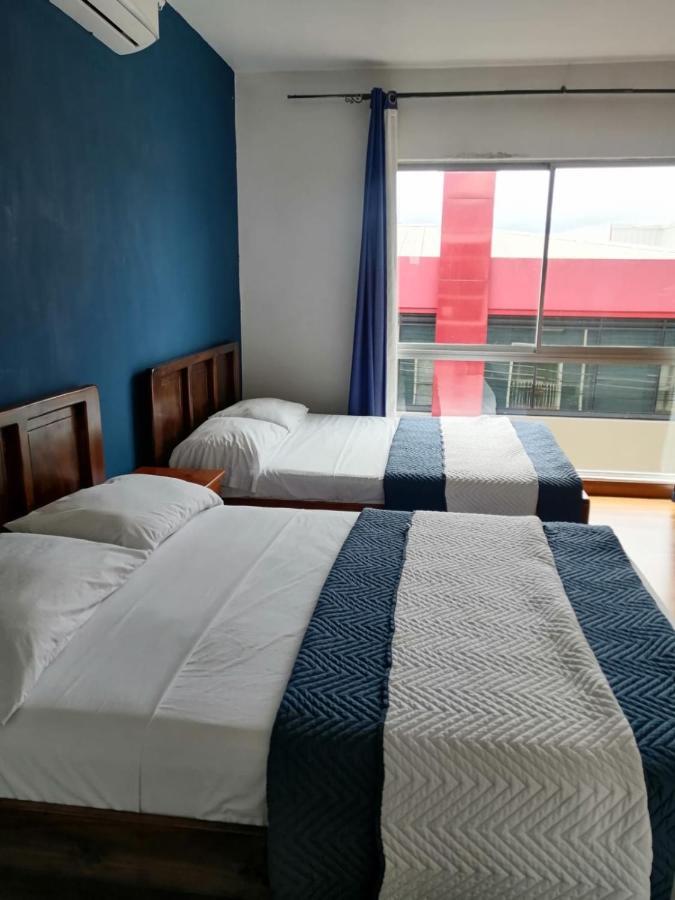 Park View Hotel & Restaurant 알라후엘라 외부 사진
