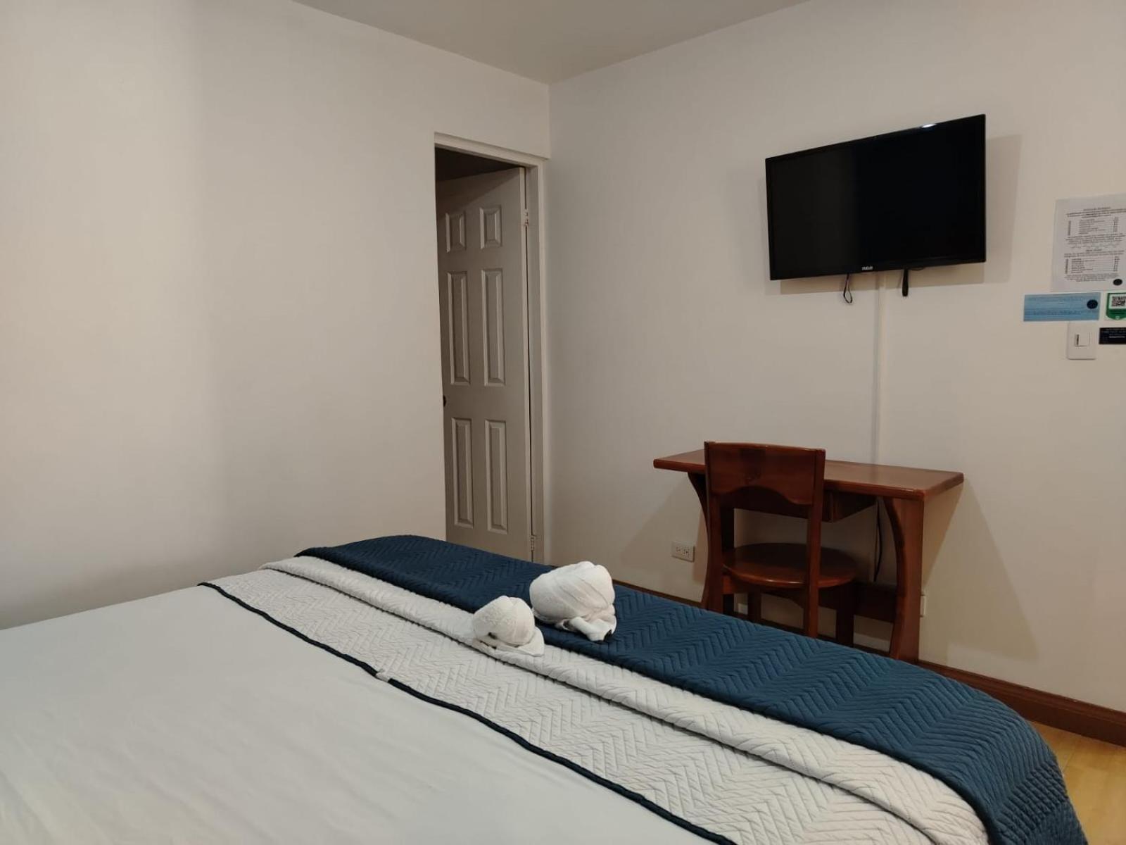 Park View Hotel & Restaurant 알라후엘라 외부 사진