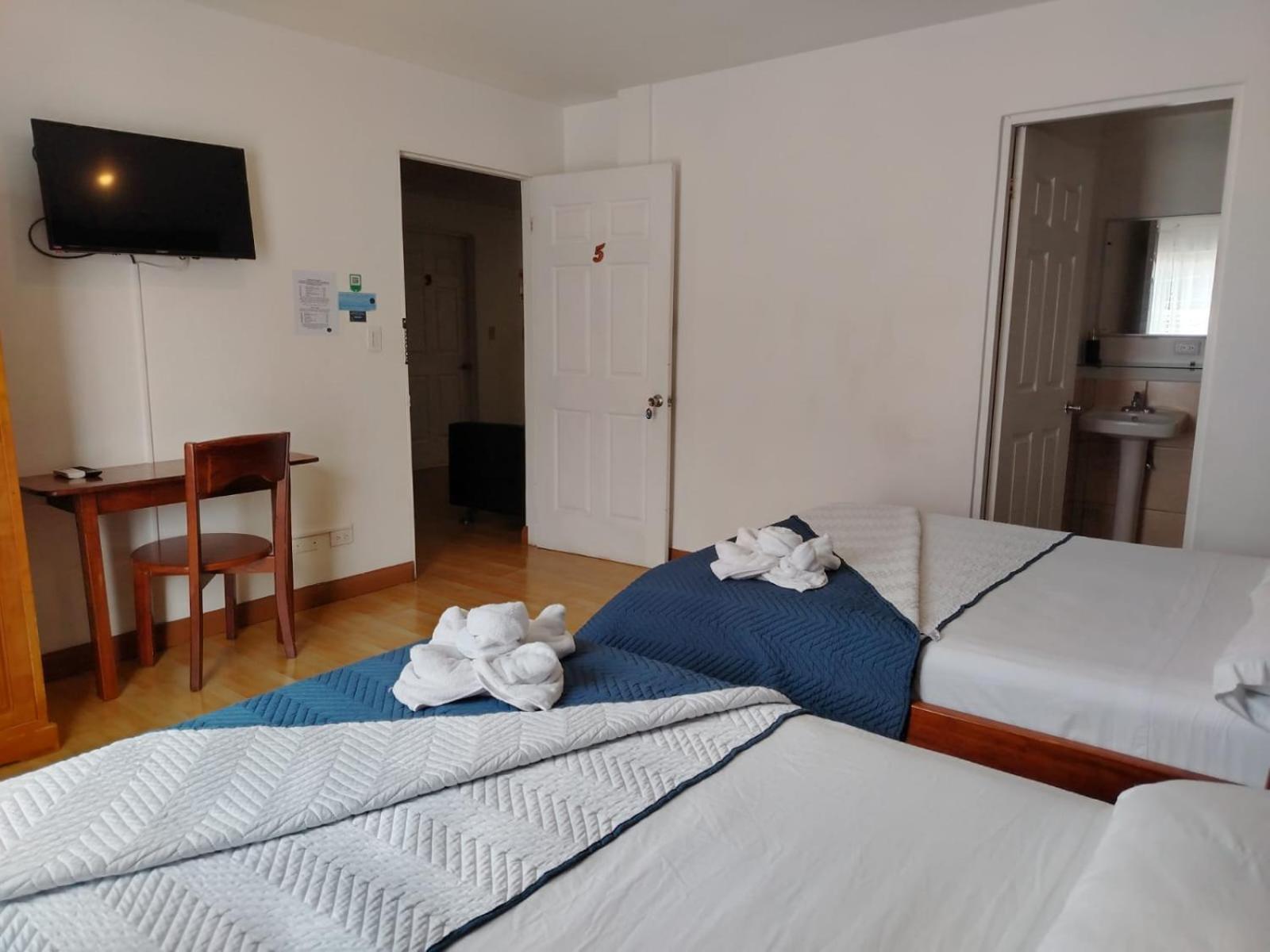 Park View Hotel & Restaurant 알라후엘라 외부 사진