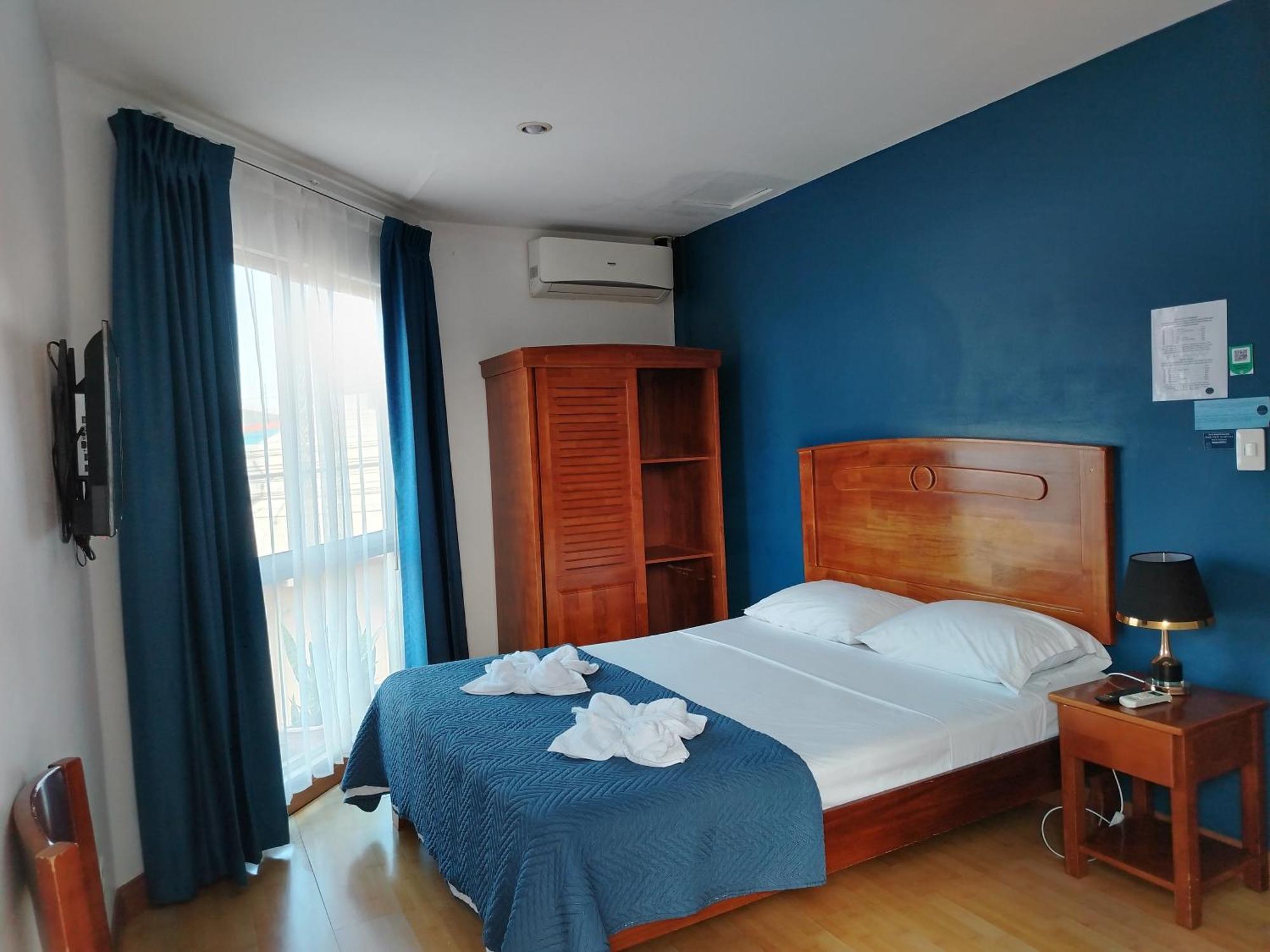 Park View Hotel & Restaurant 알라후엘라 외부 사진